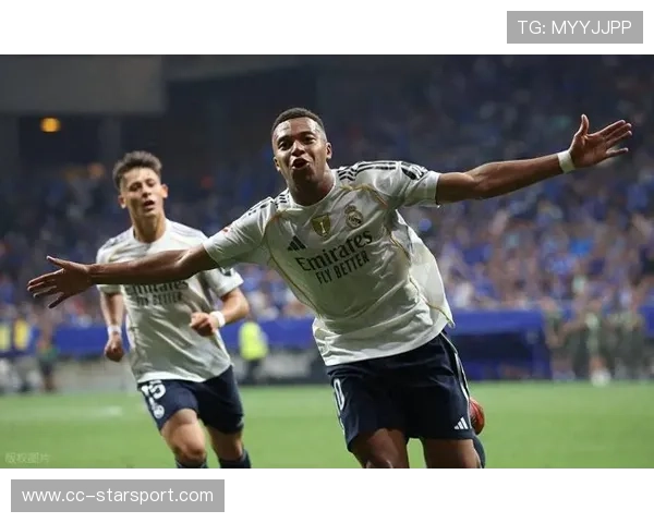 皇马训练场突现高层巡视，姆巴佩表情引发千万猜测