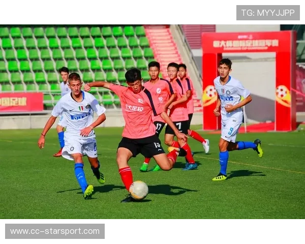 青训是否鼓励球员进行模拟比赛指挥提升战术思维，青训人员