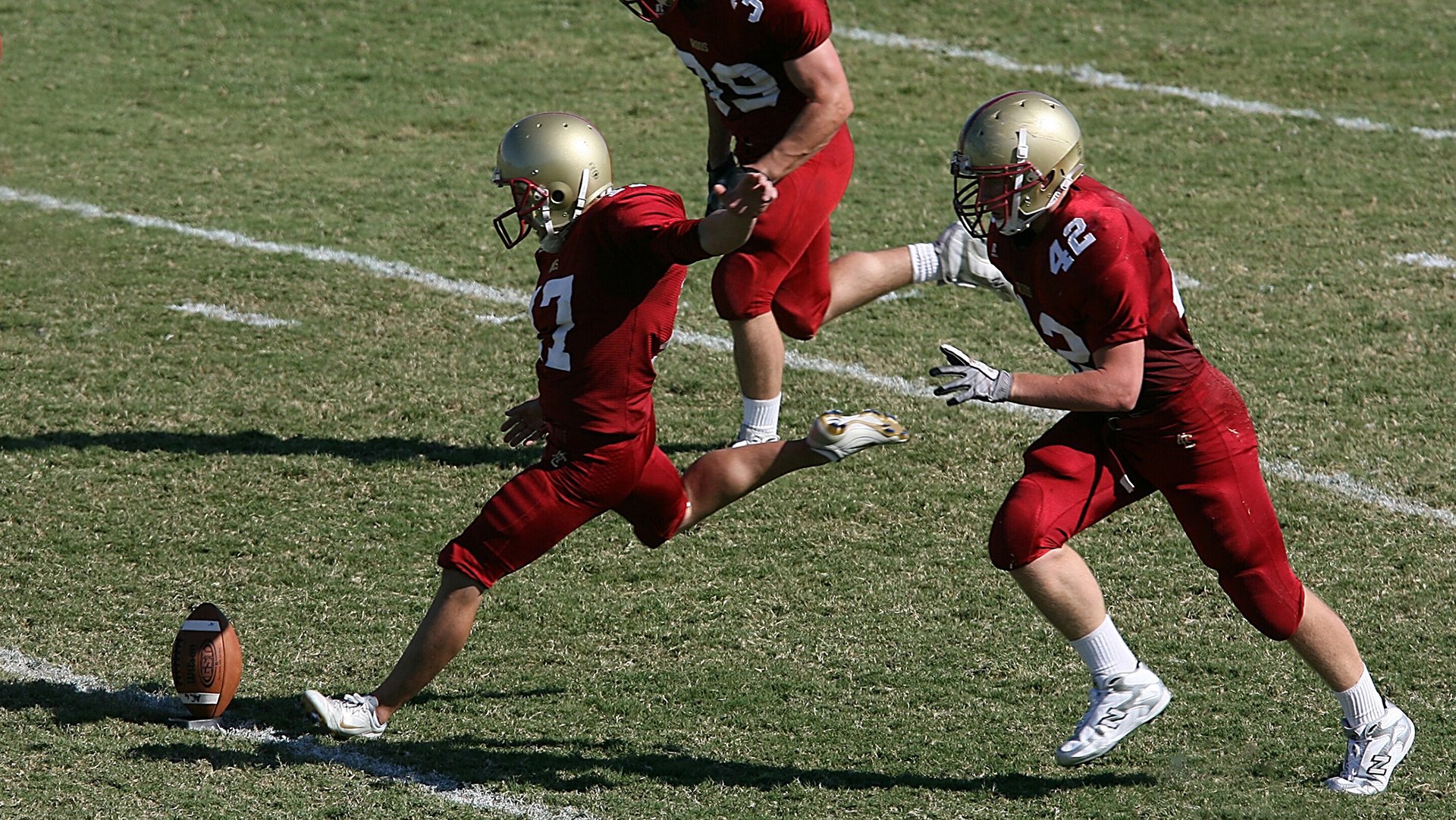 世界帆船赛进入决赛阶段，中国队表现出色，世界帆船赛基地